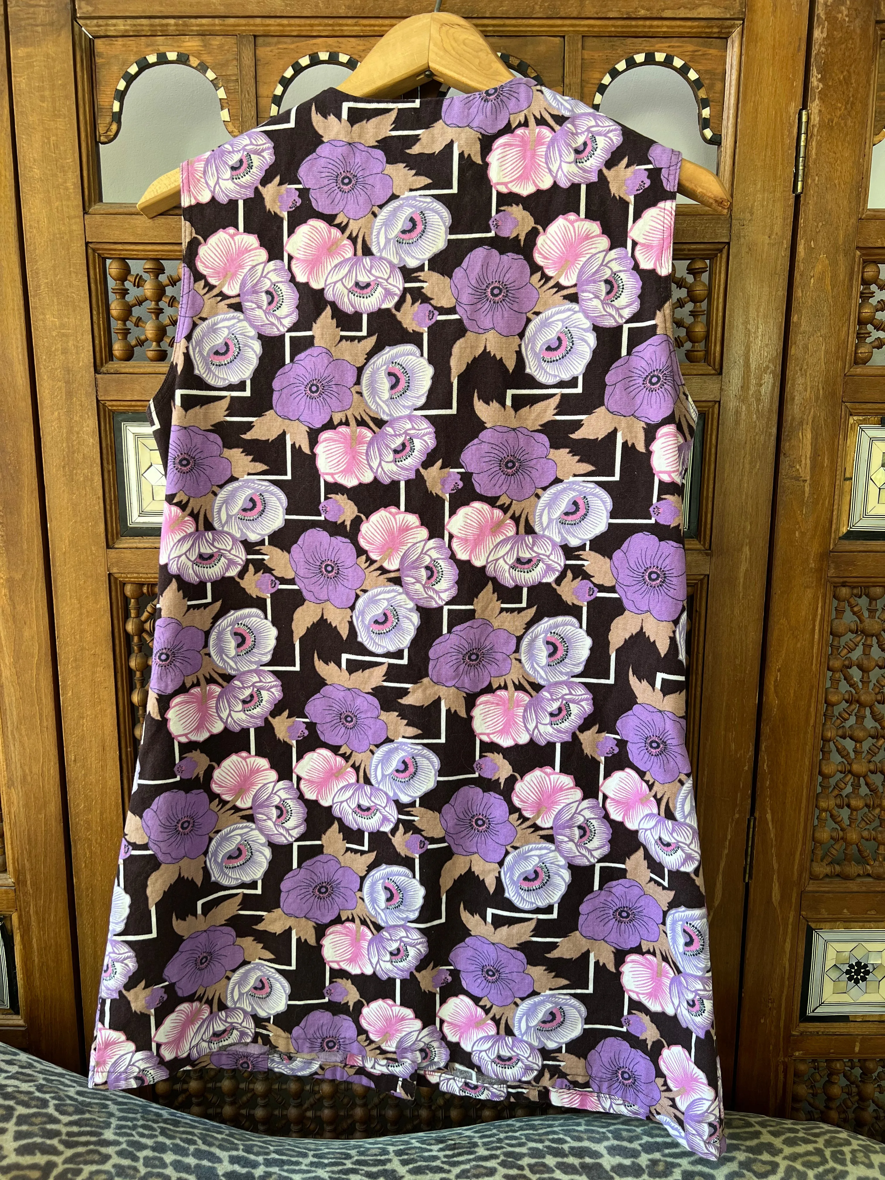 Vintage 60's Floral Sleeveless Smock Top